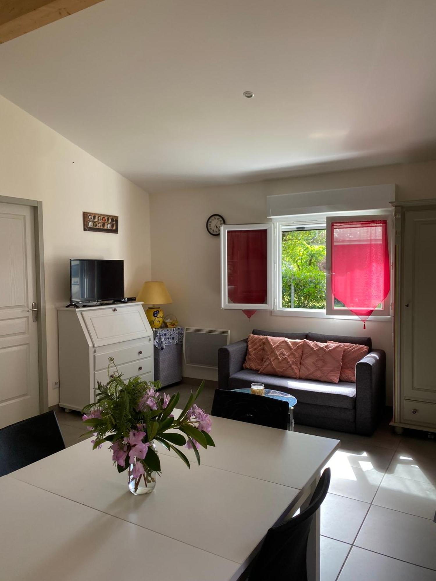 Maison De Lachanau Hébergement de vacances *